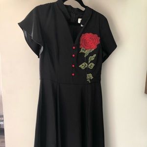 Unique vintage black dress with rose embroidery size L 10/12